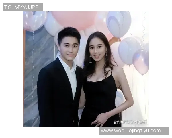 嫂子颜值爆表何猷君携妻儿共庆揭幕战与孩子生日欢乐时光