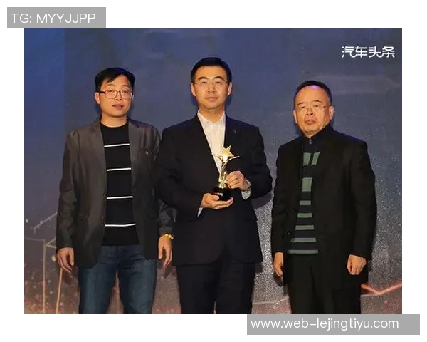 德拉普获PFA年度最佳年轻球员奖项官方晒领奖照片引关注