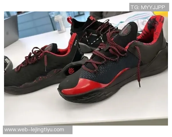 库里分享球鞋广告拍摄趣事并为新款球鞋热情打Call