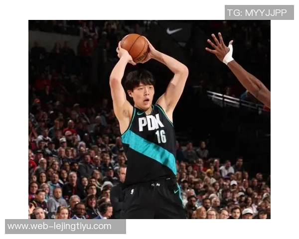 媒体人评论杨瀚森表现出色却遭黑子攻击引发热议