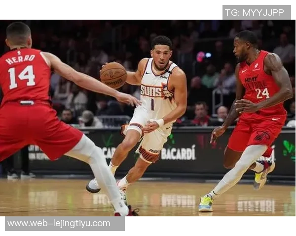 布克半场表现低迷仅得6分正负值10创最低纪录球队陷入困境