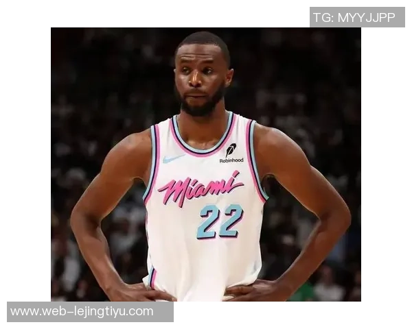 热火队远程轰炸三分球表现出色八名球员共同贡献19记三分球